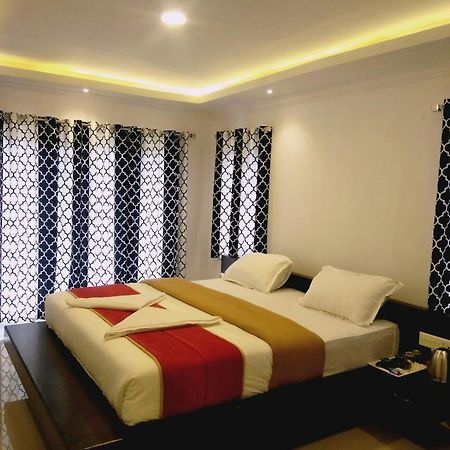Runs Residency Hotel Ooty Buitenkant foto