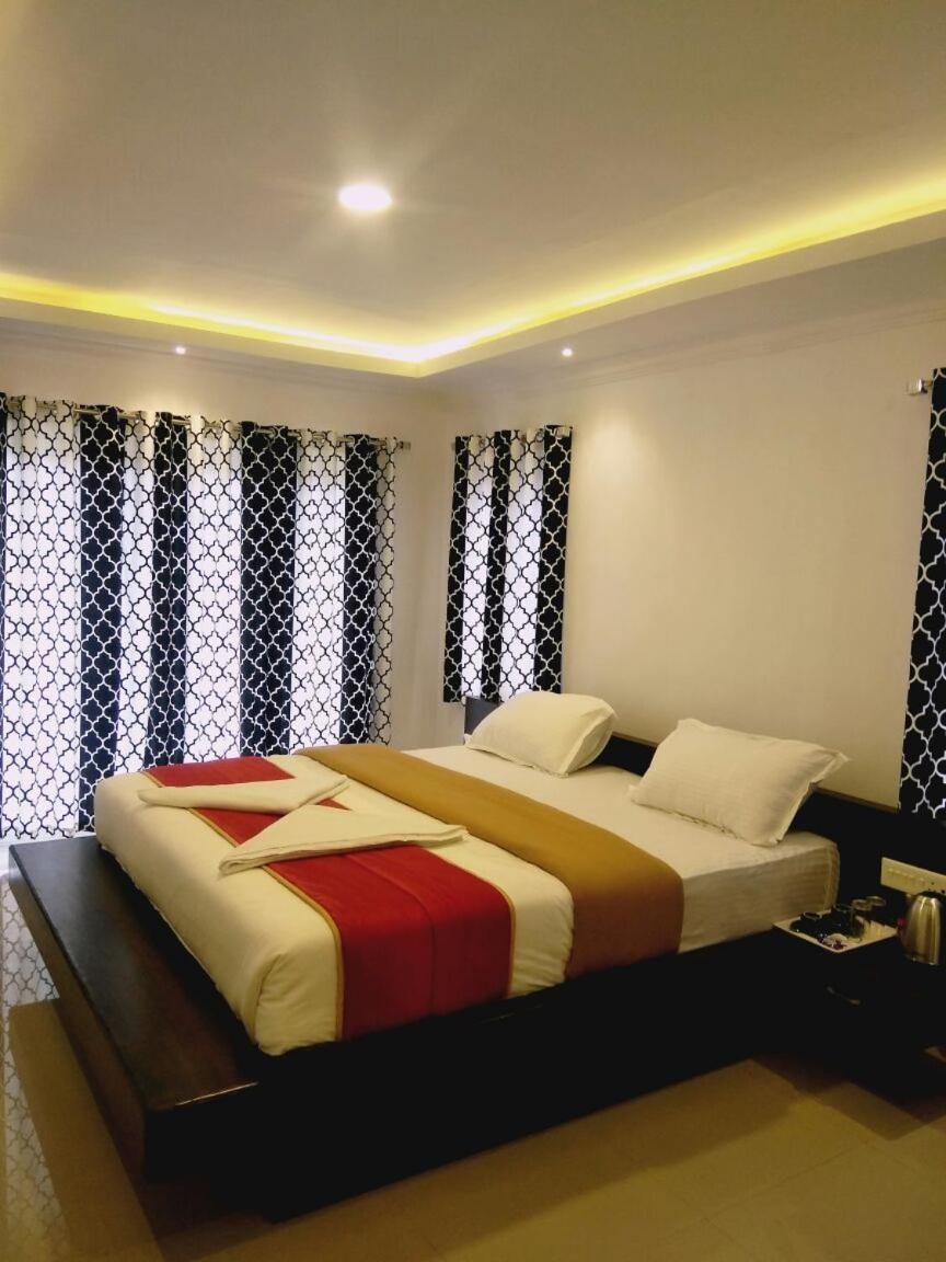 Runs Residency Hotel Ooty Buitenkant foto