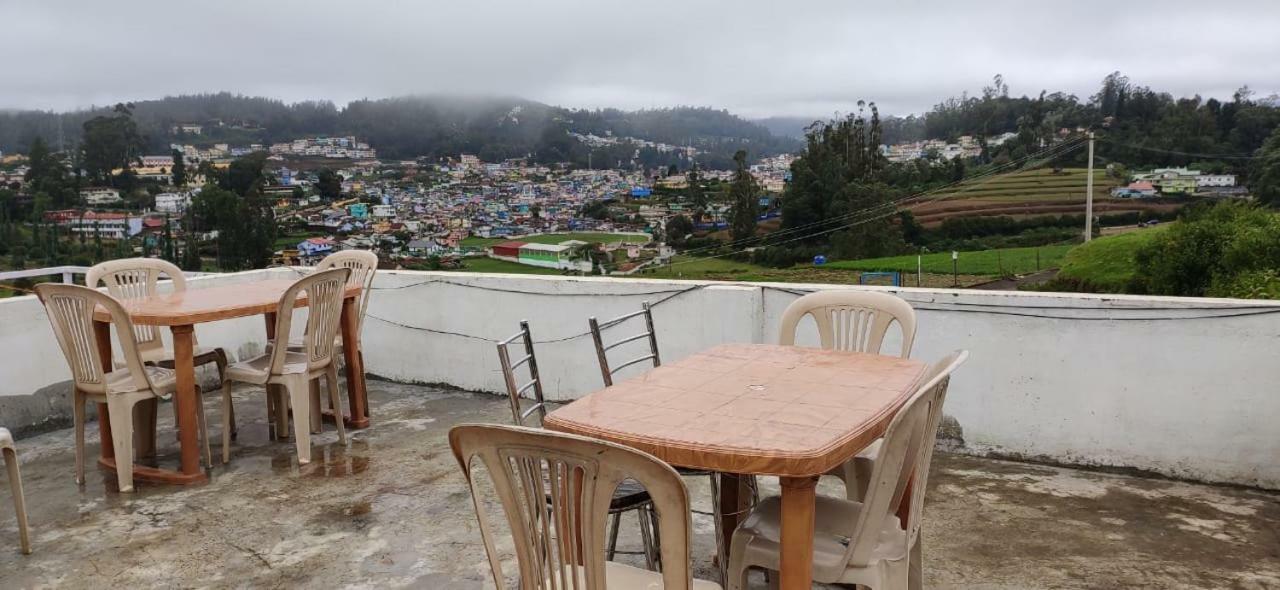 Runs Residency Hotel Ooty Buitenkant foto