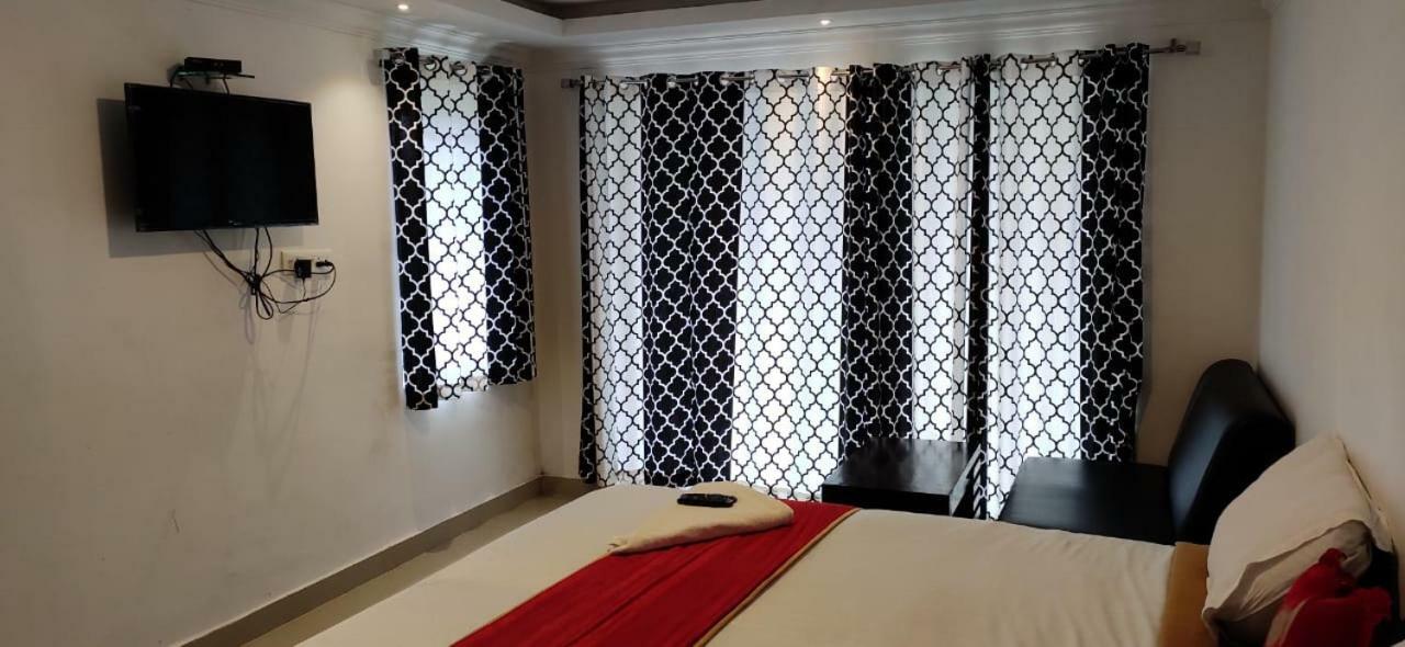 Runs Residency Hotel Ooty Buitenkant foto